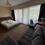 Apartman Aranypart 49-51