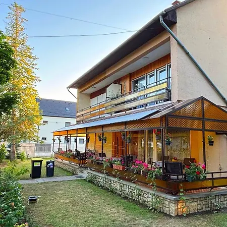 Aranypart 49-51 Apartmán Siófok